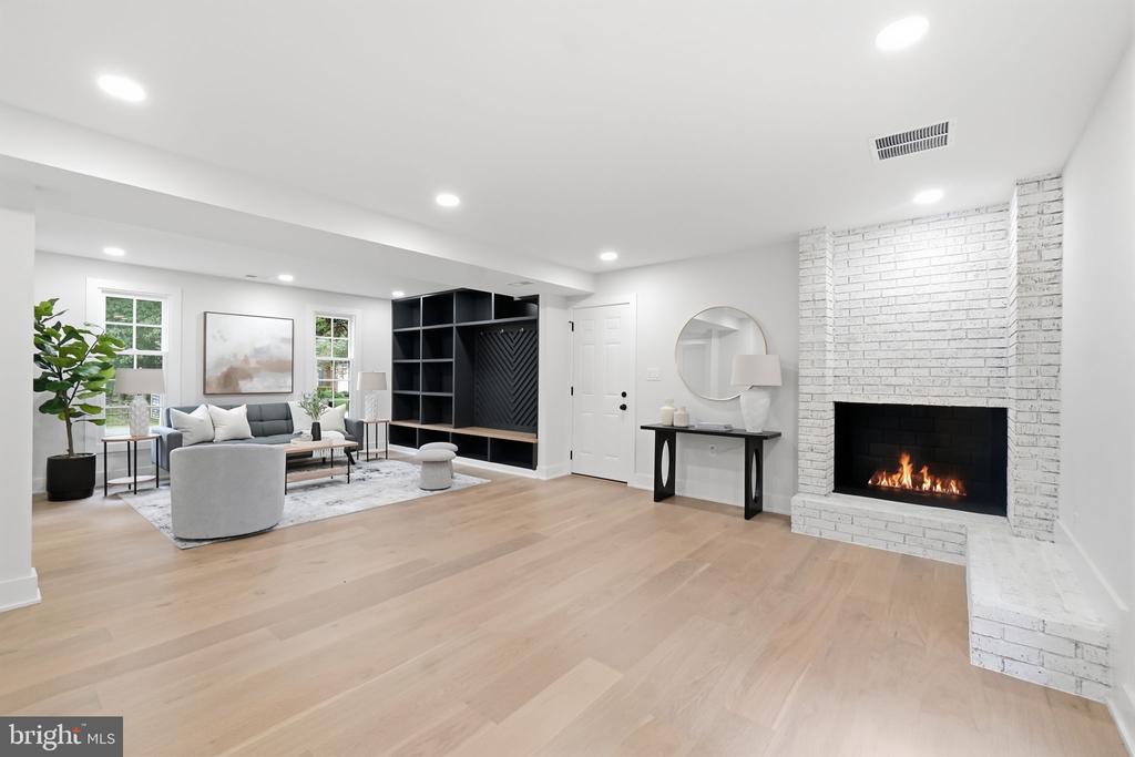 Residential in ROCKVILLE 4