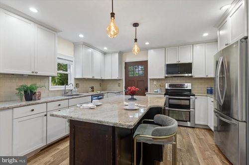 6115 Washington Blvd, ARLINGTON, VA, 22205-2132 | Card Image
