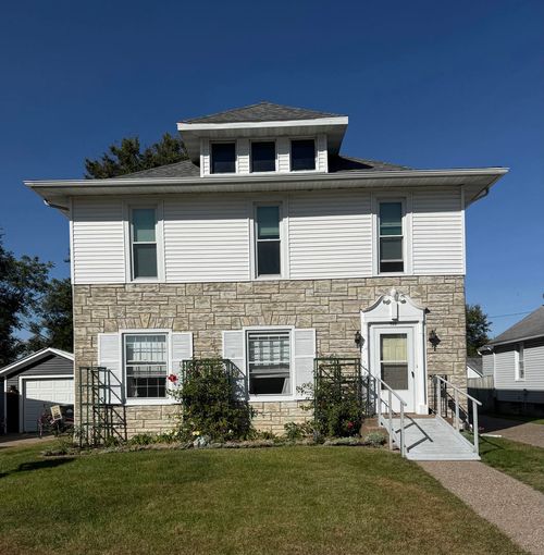 920 11th Ave S, Clinton, IA, 52732-6234 | Card Image