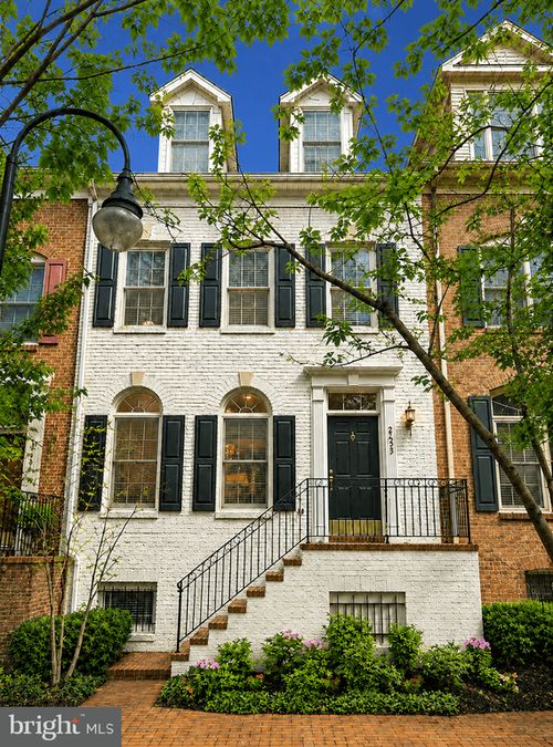 2435 13th Ct N, ARLINGTON, VA, 22201-5864 | Card Image