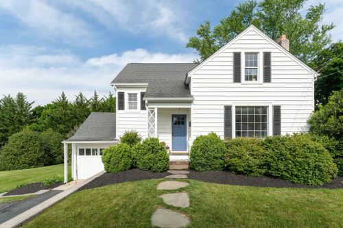 7 Taylor St, STAUNTON, VA, 24401-2514 | Card Image