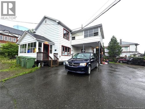 10 Park St, Edmundston, NB, E3V1Y7 | Card Image