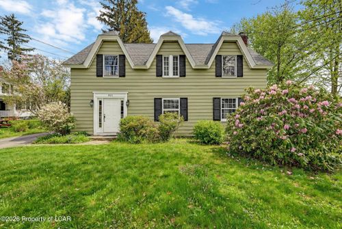 321 Maple St, Montrose, PA, 18801-1268 | Card Image