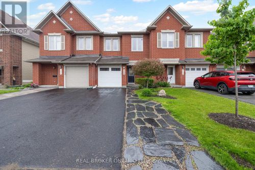 124 Silvermoon Crescent, Ottawa, ON, K4A0P5 | Card Image