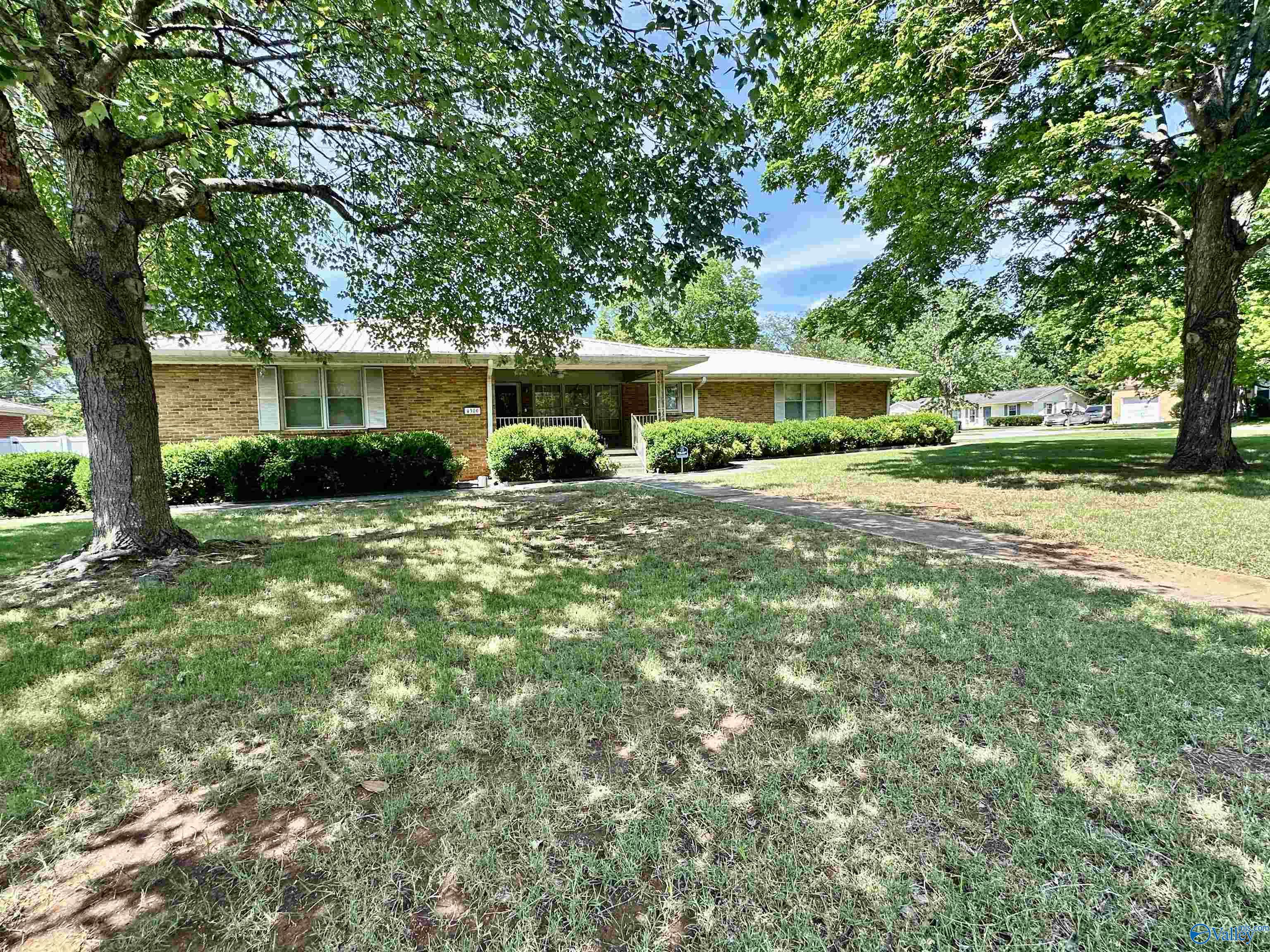 Clayrest Dr, Huntsville, AL 35816