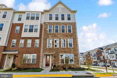 789 Mount Airy Terrace Ne, Townhouse with 3 bedrooms, 2 bathrooms and null parking in LEESBURG VA | Image 1