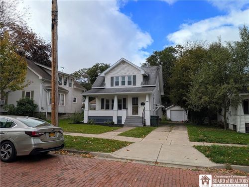 505 Weeks St, Jamestown, NY, 14701-1743 | Card Image