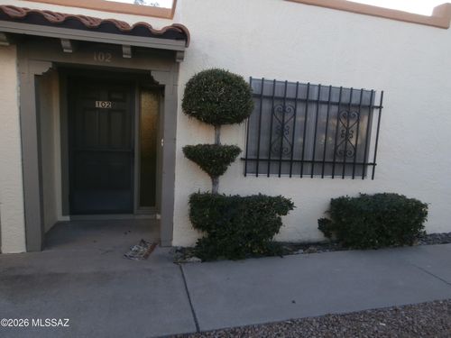 102 W Calle Del Tiempo, Green Valley, AZ, 85614 | Card Image