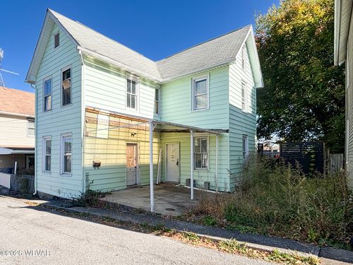 812 Rhoads Aly, Williamsport, PA, 17701-3515 | Card Image
