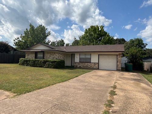 707 Lisa Lane, Cedar Hill, TX, 75104 | Card Image