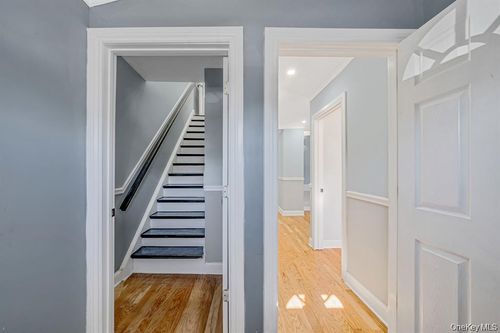 23 Maple Ave, Hempstead, NY, 11550-5541 | Card Image