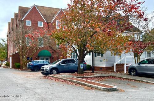 220 S Front St, New Bern, NC, 28560-2136 | Card Image