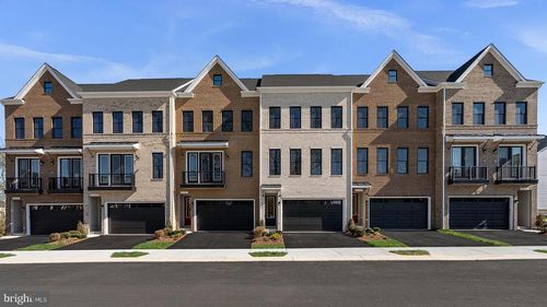 turner-22-f2-rt-4 Picasso Square, ASHBURN, VA, 20148 | Card Image