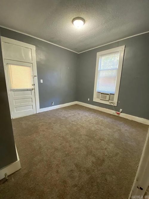 1936-1940 College Ave, Conway, AR, 72034-6304 | Card Image