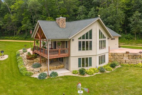 4198 Wilson Road, Dodgeville, WI, 53533 | Card Image