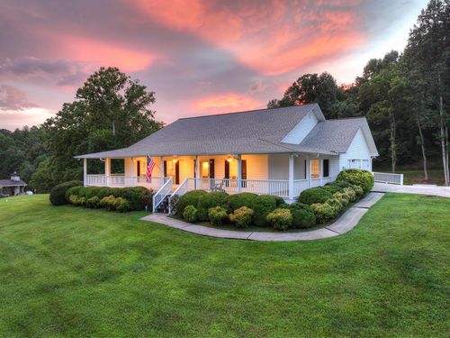 832 W First Street, Blue Ridge, GA, 30513 | Card Image
