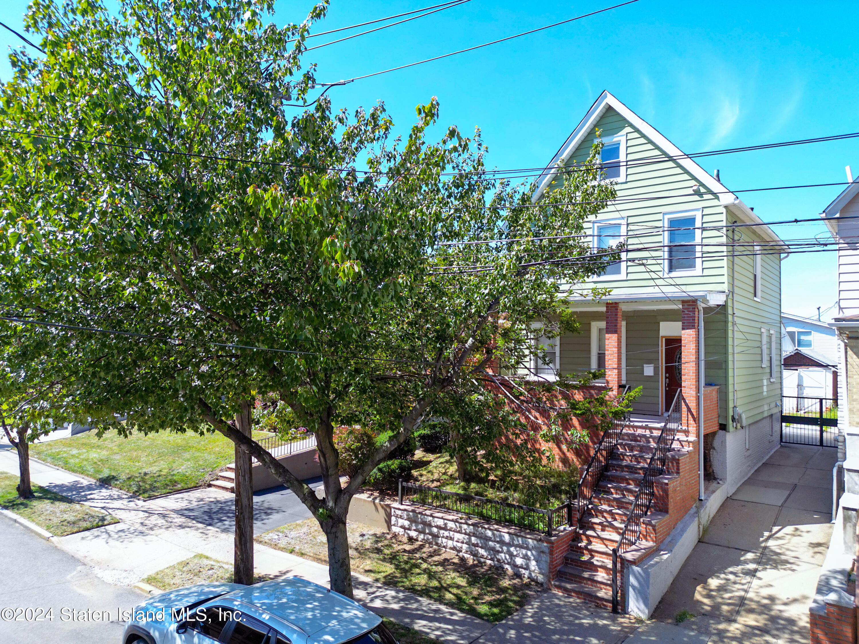Hylan Blvd, Staten Island, NY 10305