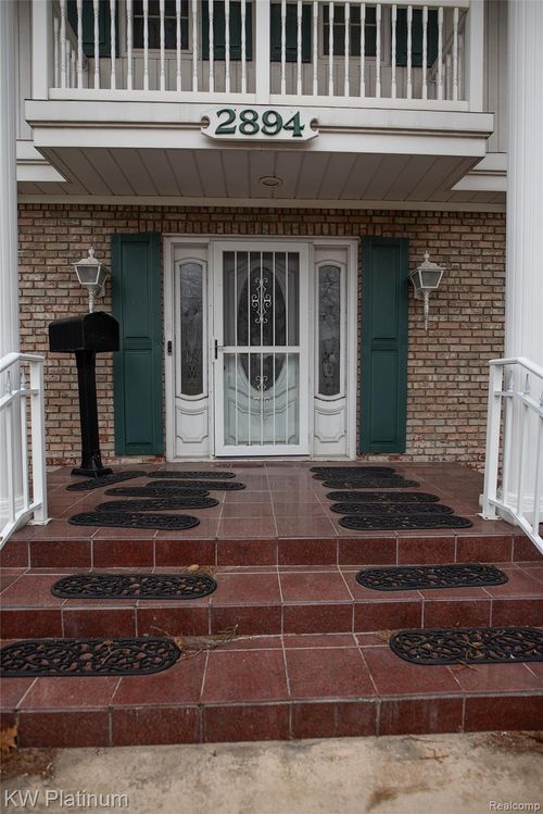 2894 Military St, Port Huron, MI, 48060-6607 | Card Image