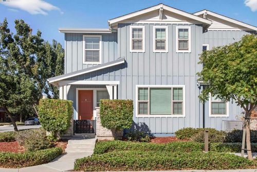 570 Sandalwood Dr, Livermore, CA, 94551-6490 | Card Image