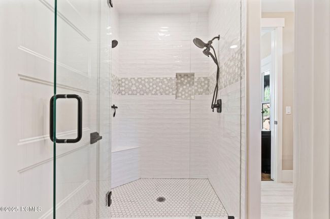 Master bathroom steam shower with deuel head shower | Image 15