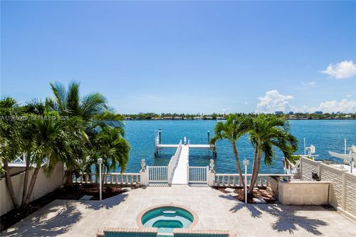 1400 Stillwater Dr, Miami Beach, FL, 33141-1032 | Card Image