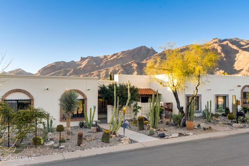 5834 N Camino Esplendora, Tucson, AZ, 85718-4506 | Card Image
