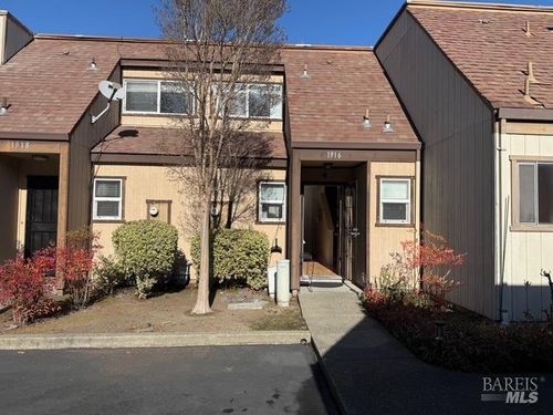1916 Knolls Dr, Santa Rosa, CA, 95405-8332 | Card Image