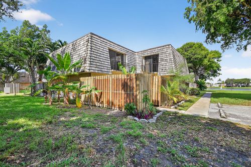 267 Arabian Rd, Palm Springs, FL, 33461-2162 | Card Image