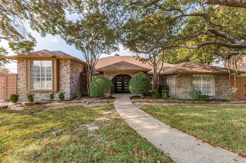 8517 Clover Meadow Dr, Dallas, TX, 75243-7624 | Card Image