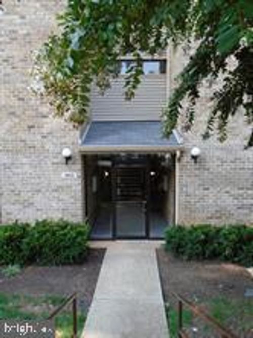 apt-e2-10572 Twin Rivers Rd, COLUMBIA, MD, 21044-2110 | Card Image