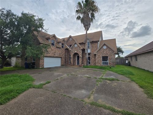 7921 Etienne Dr, Corpus Christi, TX, 78414-6013 | Card Image