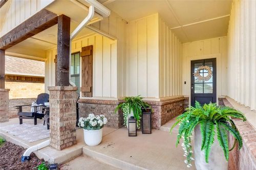 908 Se 30th St, Moore, OK, 73160-2791 | Card Image