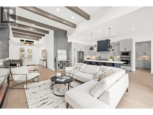 987 Loseth Dr, Kelowna, BC, V1P0A1 | Card Image