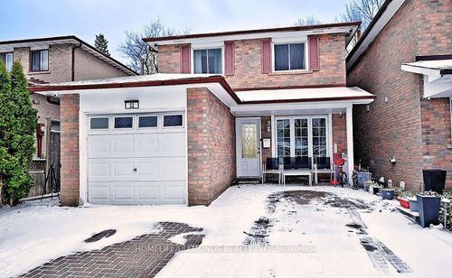 32 Barrington Cres, Brampton, ON, L6Z1N3 | Card Image