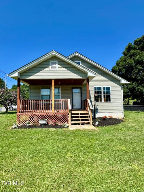 2204 State Line Rd, Elizabethton, TN, 37643-4639 | Card Image