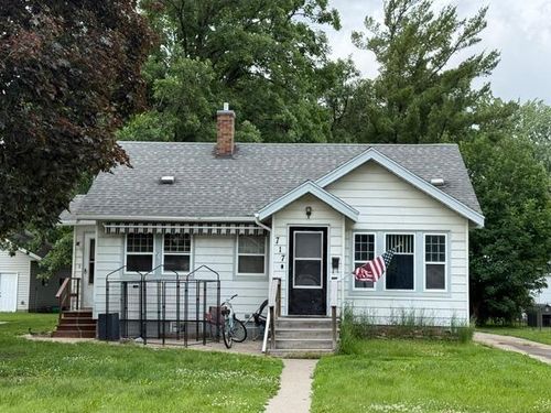 717 5th Ave E, Alexandria, MN, 56308-1524 | Card Image