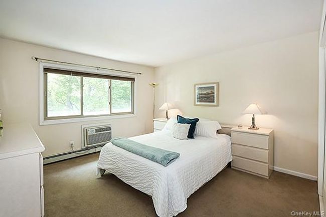 Large, bright bedroom | Image 12