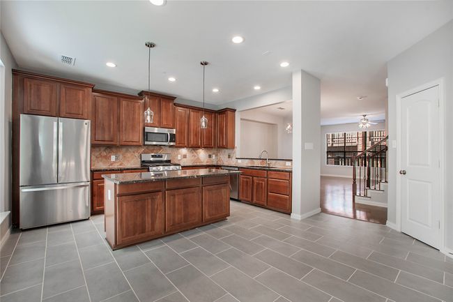 1511 Biltmore Ln, Townhouse with 3 bedrooms, 4 bathrooms and null parking in Irving TX | Image 5