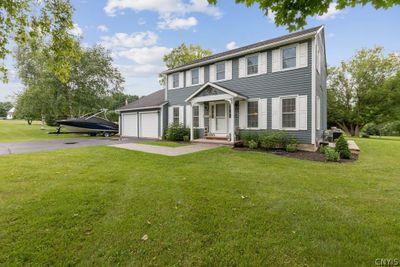 2303 Wellington Drive S, House other with 4 bedrooms, 2 bathrooms and null parking in Cazenovia NY | Image 3