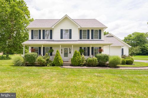 37 Tilburg Ln, MARTINSBURG, WV, 25405-5688 | Card Image