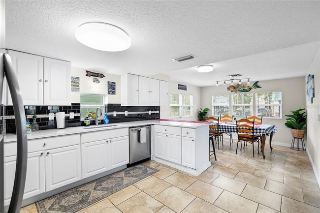 5336 Circle Dr, House other with 2 bedrooms, 2 bathrooms and null parking in Weeki Wachee FL | Image 11