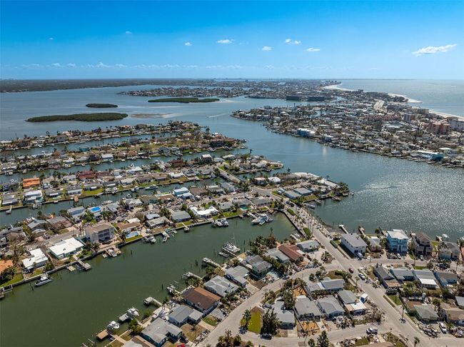513 S Bayshore Dr, House other with 2 bedrooms, 2 bathrooms and null parking in MADEIRA BEACH FL | Image 24