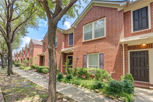 830 W Heights Hollow Ln, Houston, TX, 77007-7061 | Card Image