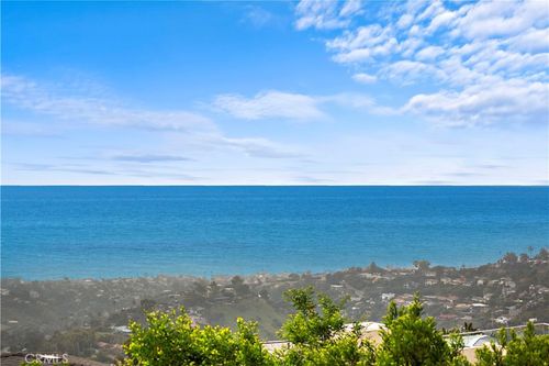 2813 Chateau Way, Laguna Beach, CA, 92651-2095 | Card Image