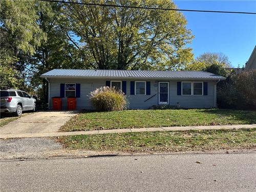 207 S Washington St, Bethany, IL, 61914-1072 | Card Image