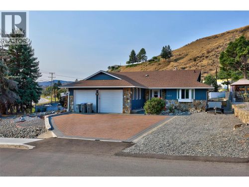 2402 Parkview Dr, Kamloops, BC, V2B7J1 | Card Image