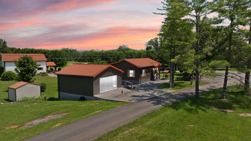 813 Colyer Rd, Bronston, KY, 42518-9450 | Card Image