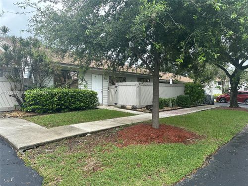 8b-3635 Nw 99th Ter, Sunrise, FL, 33351-8612 | Card Image