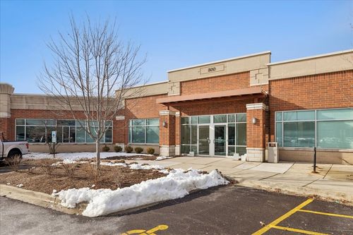 117-800 E Woodfield Rd, Schaumburg, IL, 60173-4763 | Card Image