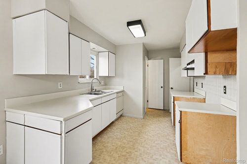 4483 Columbine Avenue, Burton, MI, 48529 | Card Image